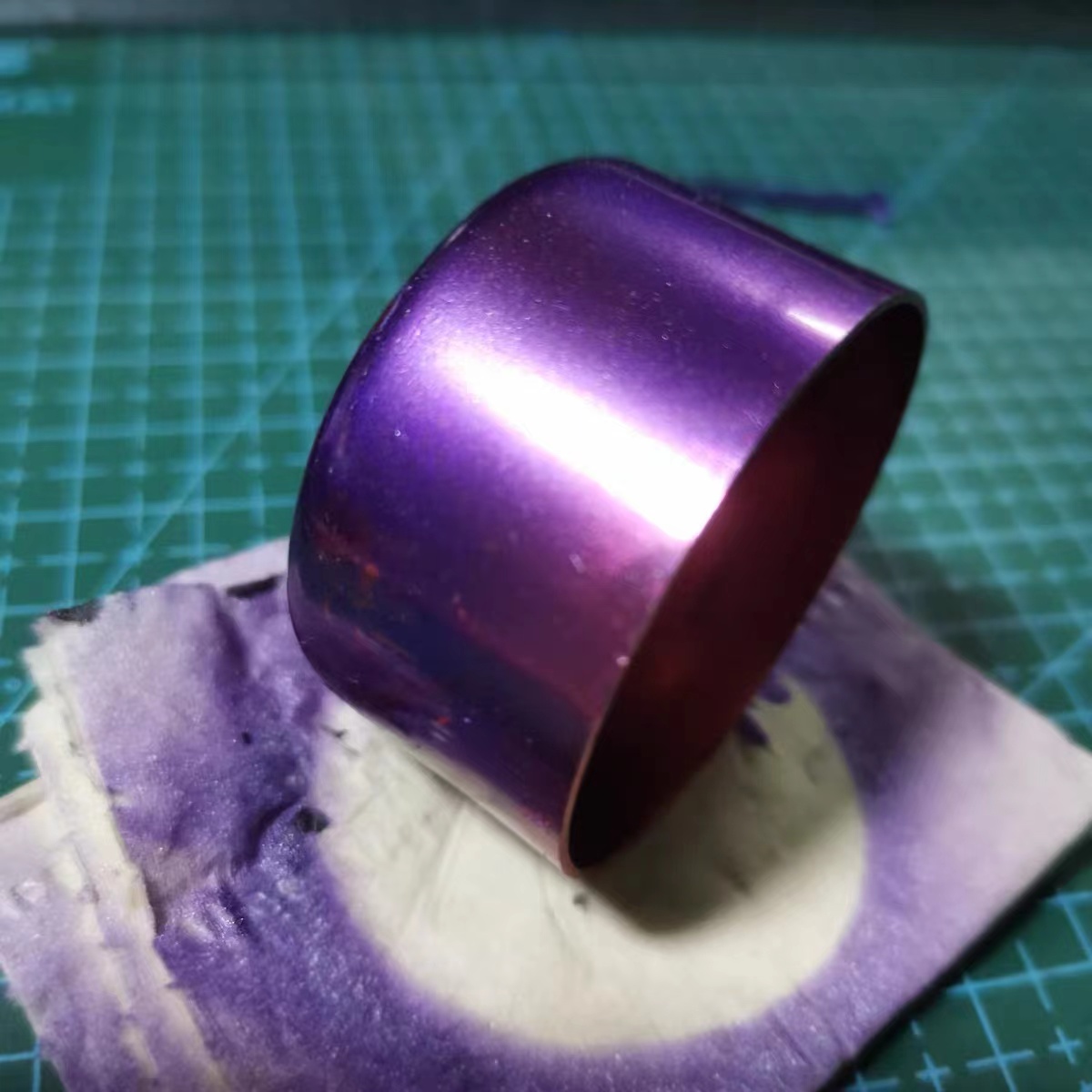 صبغة طلاء أرجواني مطلية بالكهر - مراجعة Metallic Spray Paint وسعره